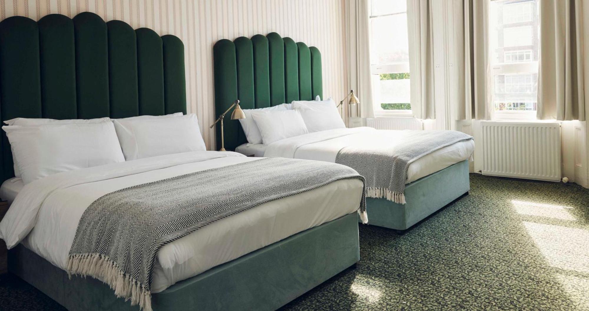 The Columbia Hotel Лондон Екстериор снимка